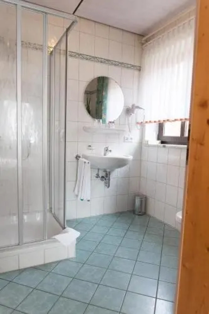 Landgasthof Schwarzer Adler Gbr