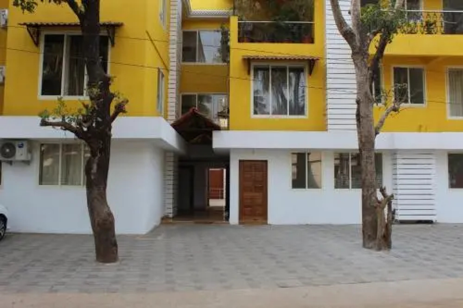 Comfy gateway in Vagator with pool F-106