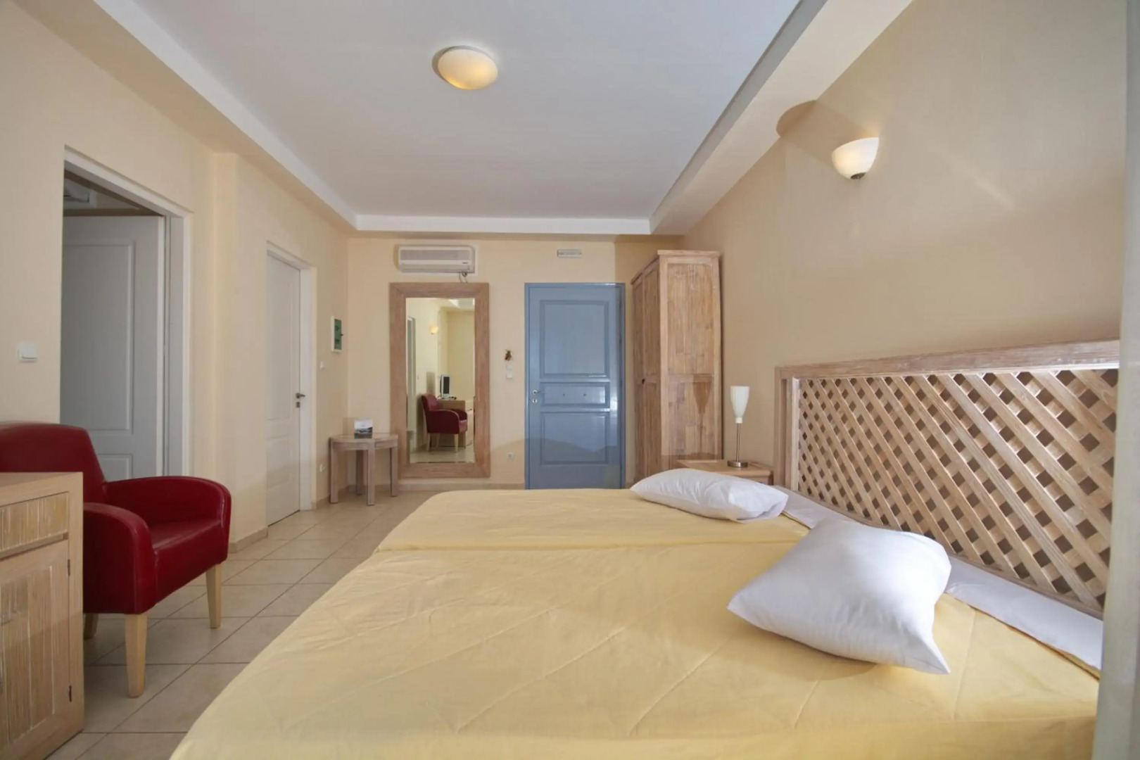 Alonissos Beach Bungalows & Suites Hotel