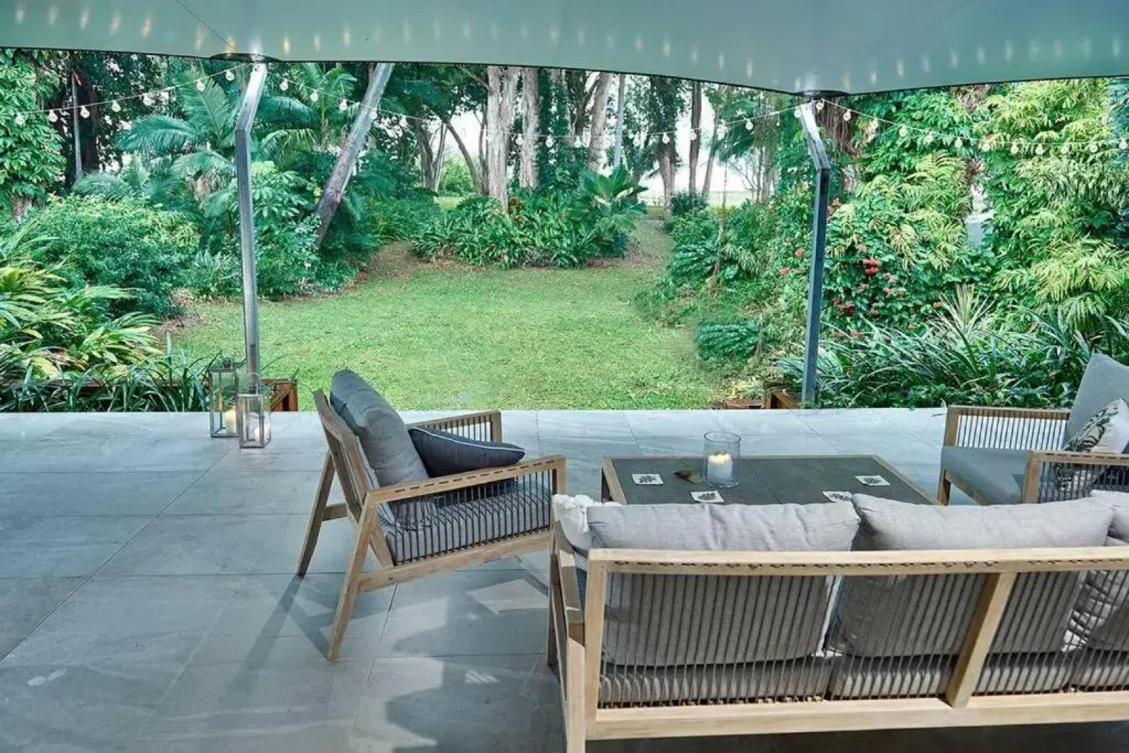 Beachfront - 'Pippies on the Beach' @ Bramston