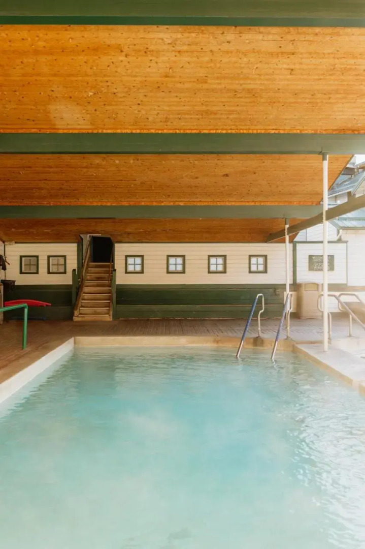 Chico Hot Springs Resort & Day Spa