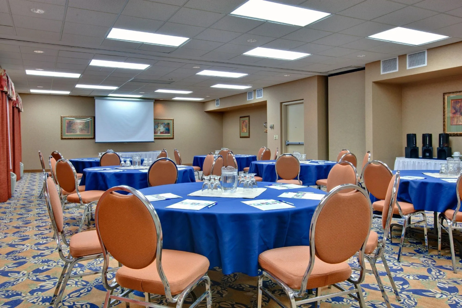 Holiday Inn Express & Suites Saskatoon by IHG