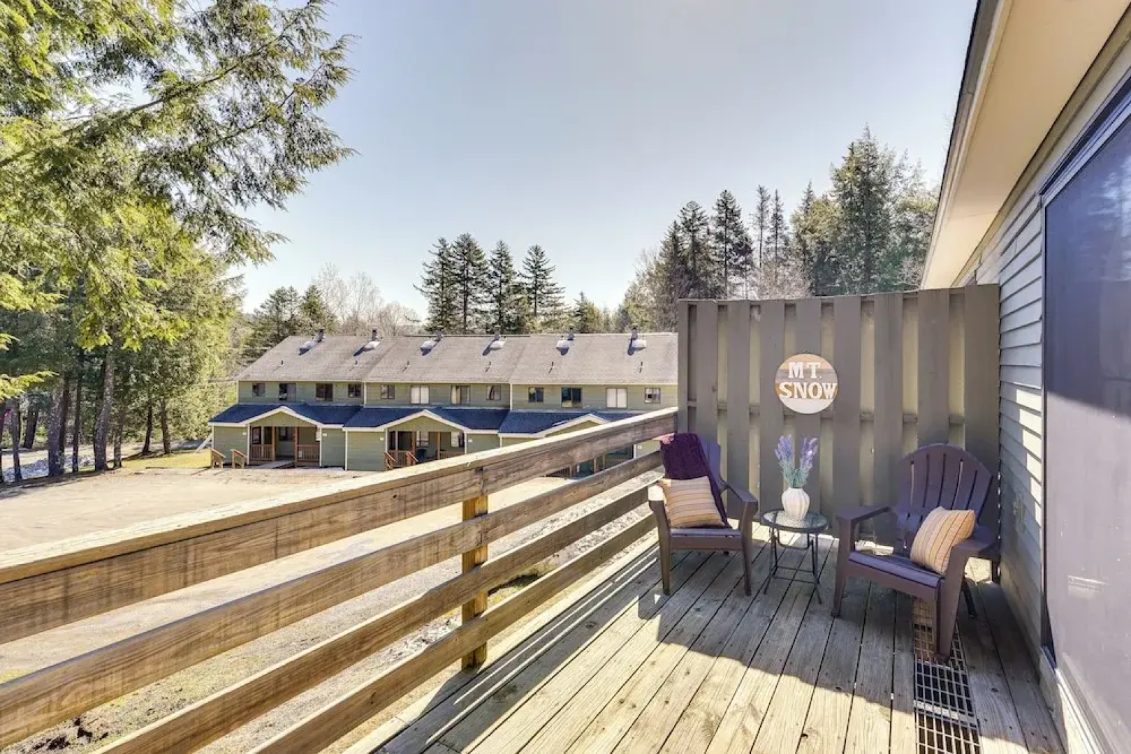 Relaxing Mountain Refuge: 4 Miles to Mt Snow!