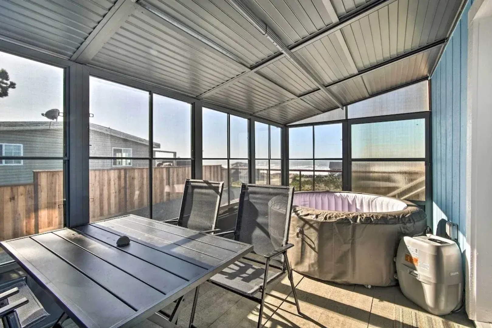 Gold Beach Home w/ Hot Tub, 1/4 Mi to Beach!