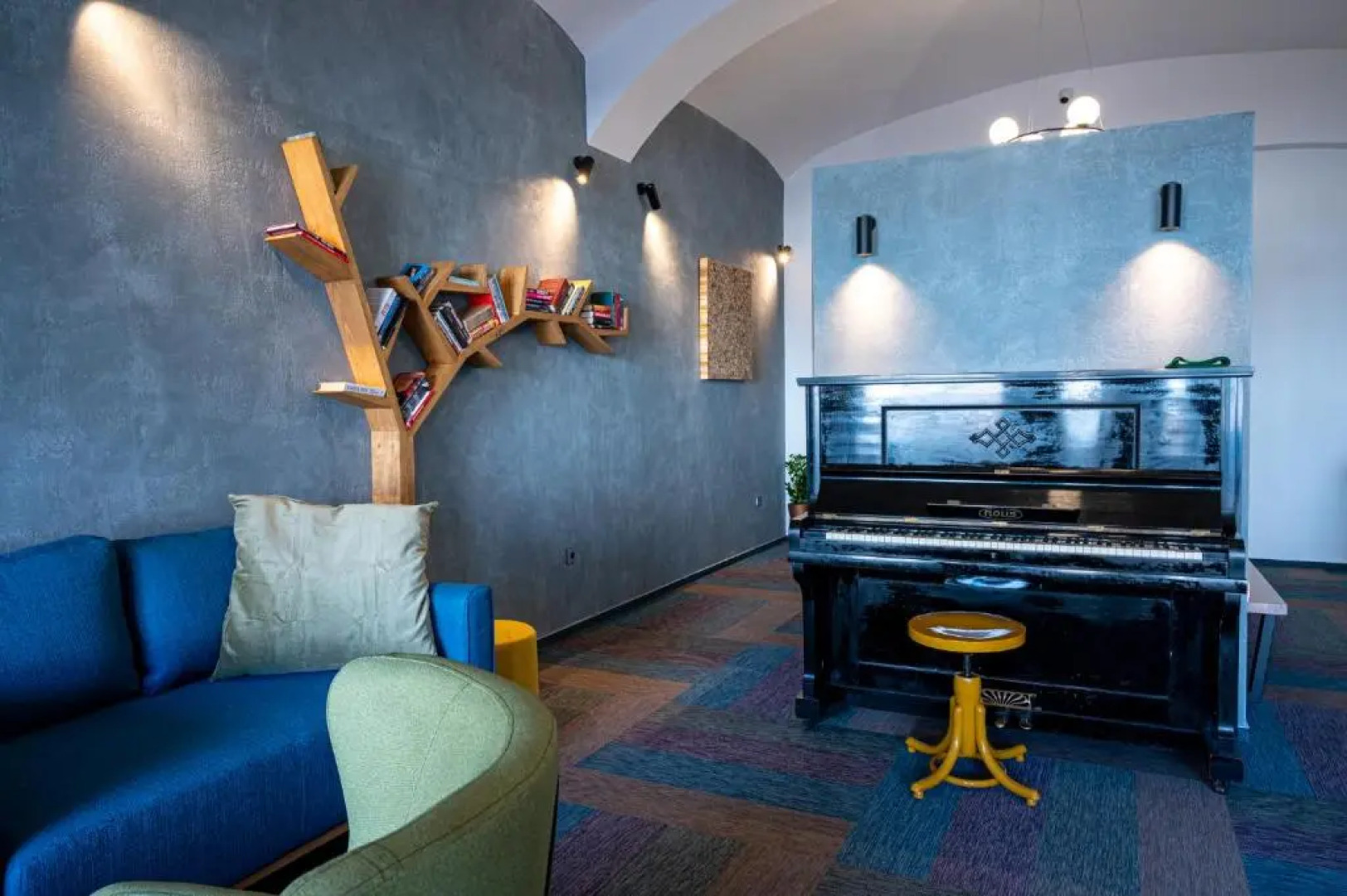 ART Hostel & Apartments