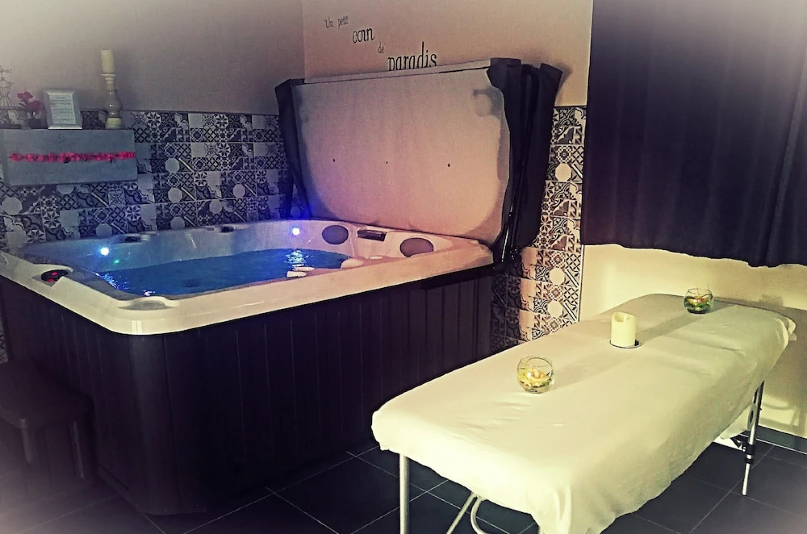 Au Plaisir Des Sens - Jacuzzi