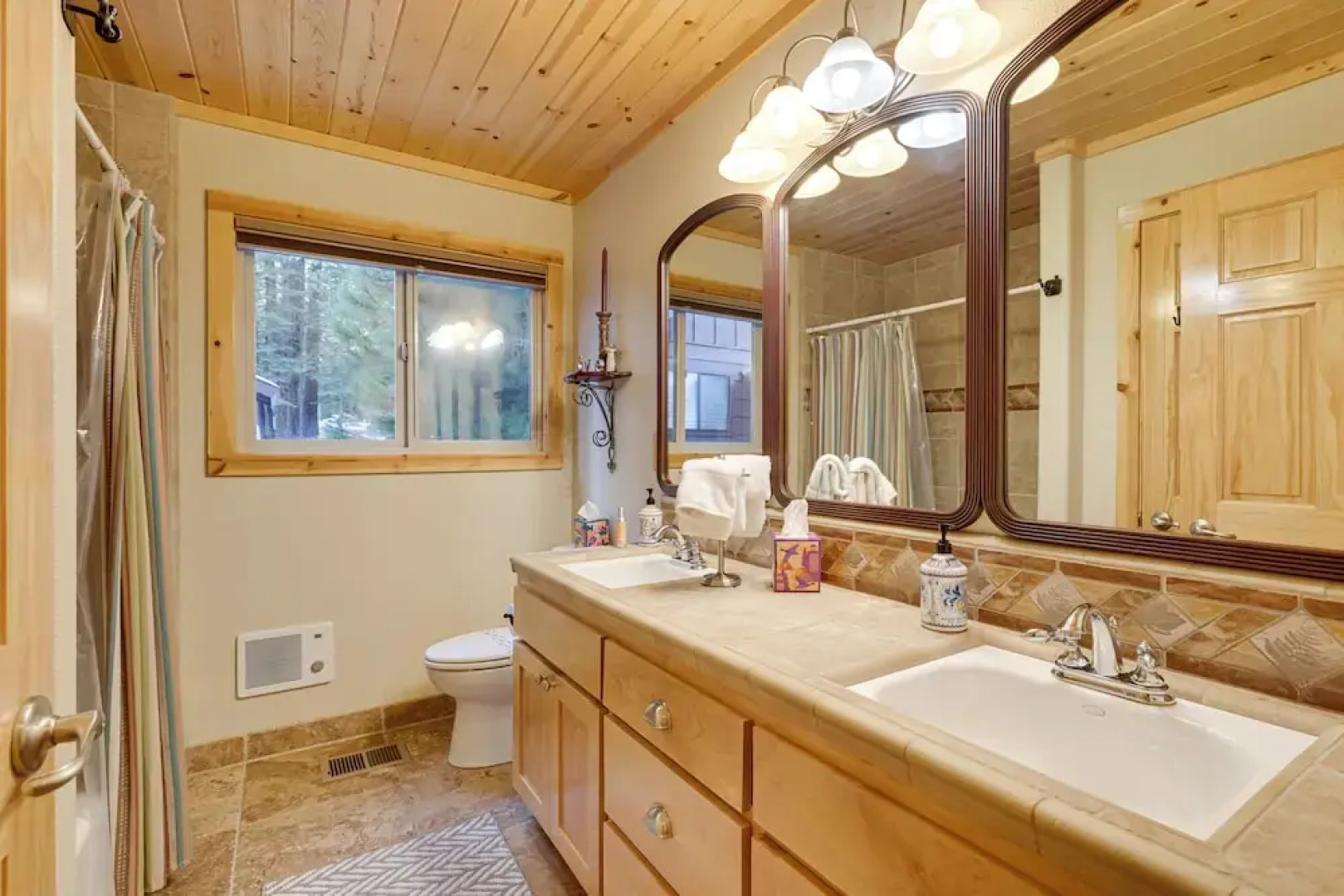 5 Mi to Dodge Ridge: Cabin in Strawberry