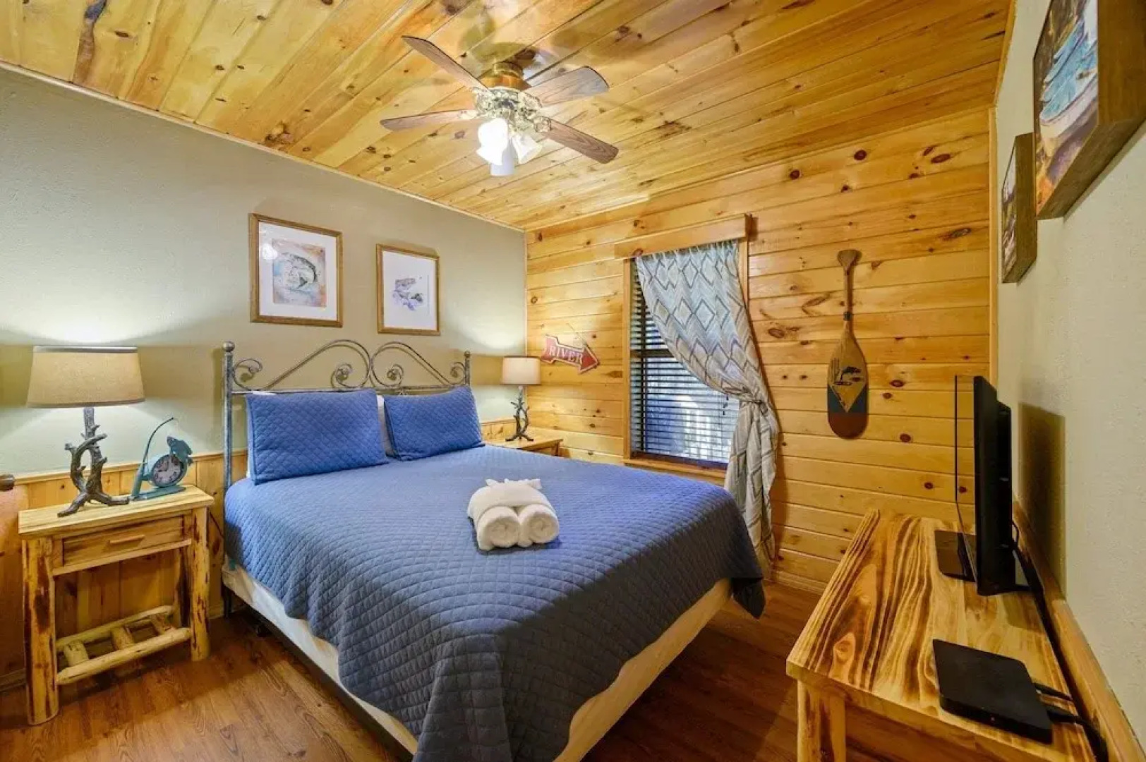 Cast Away Family Cabin with Hot Tub, Fireplace, and Kids Area by RedAwning