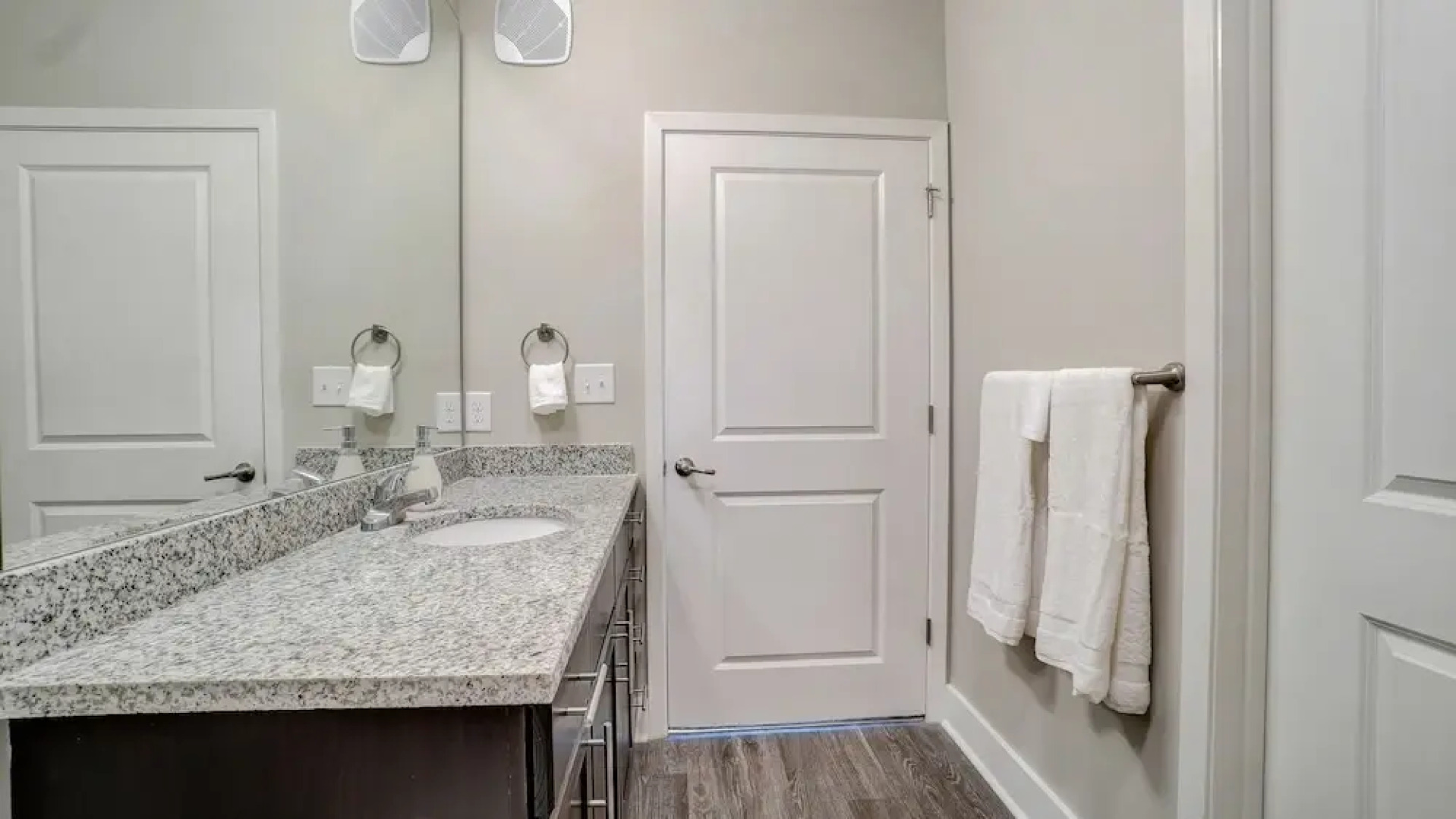 FRONTDESK Flats on 4th Apts Downtown Birmingham