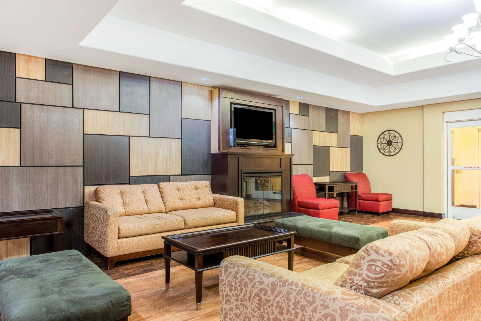 La Quinta Inn & Suites by Wyndham Ennis