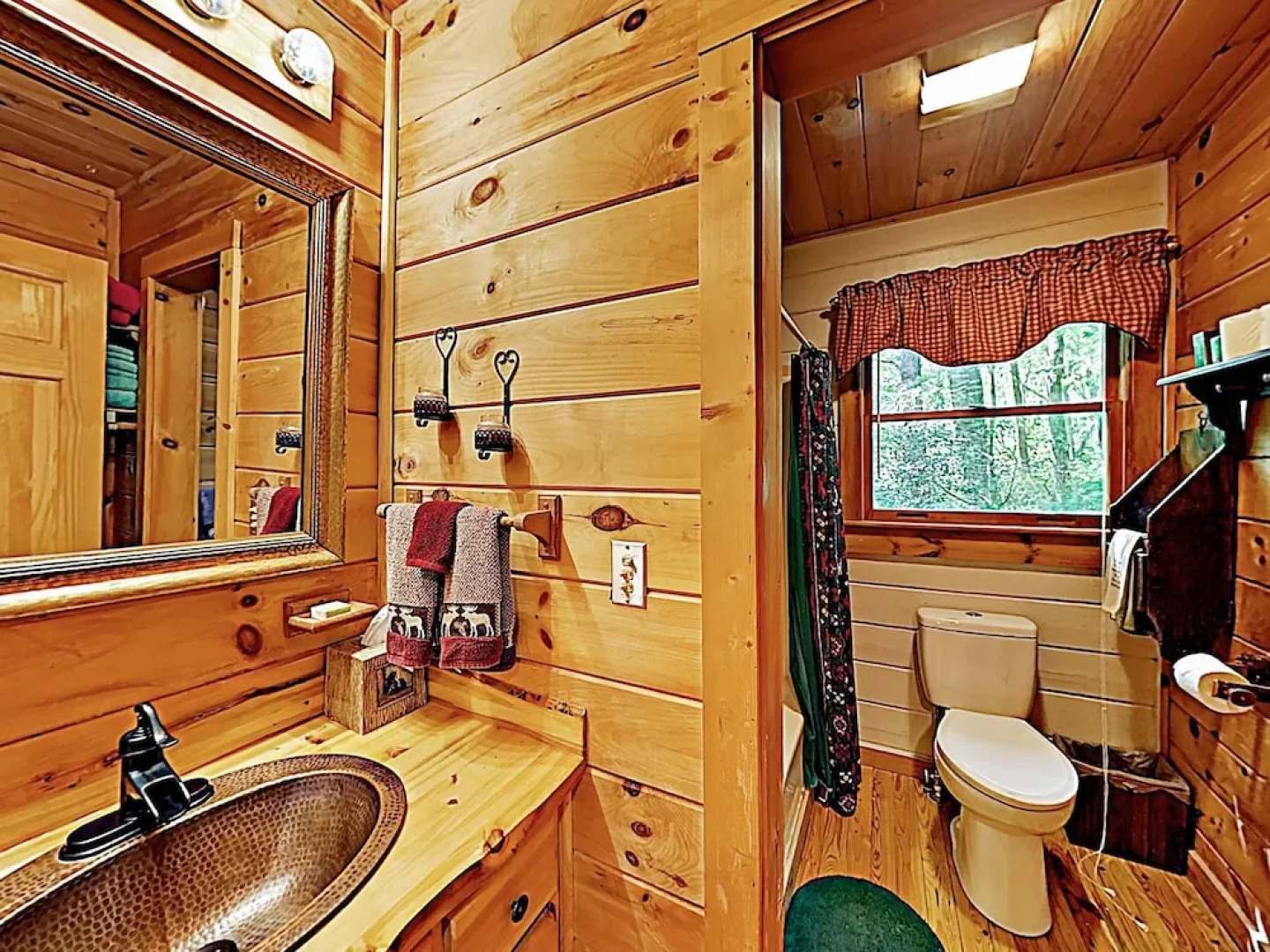 New Listing! Mountain Laurel Lodge W/ Hot Tub 5 Bedroom Home