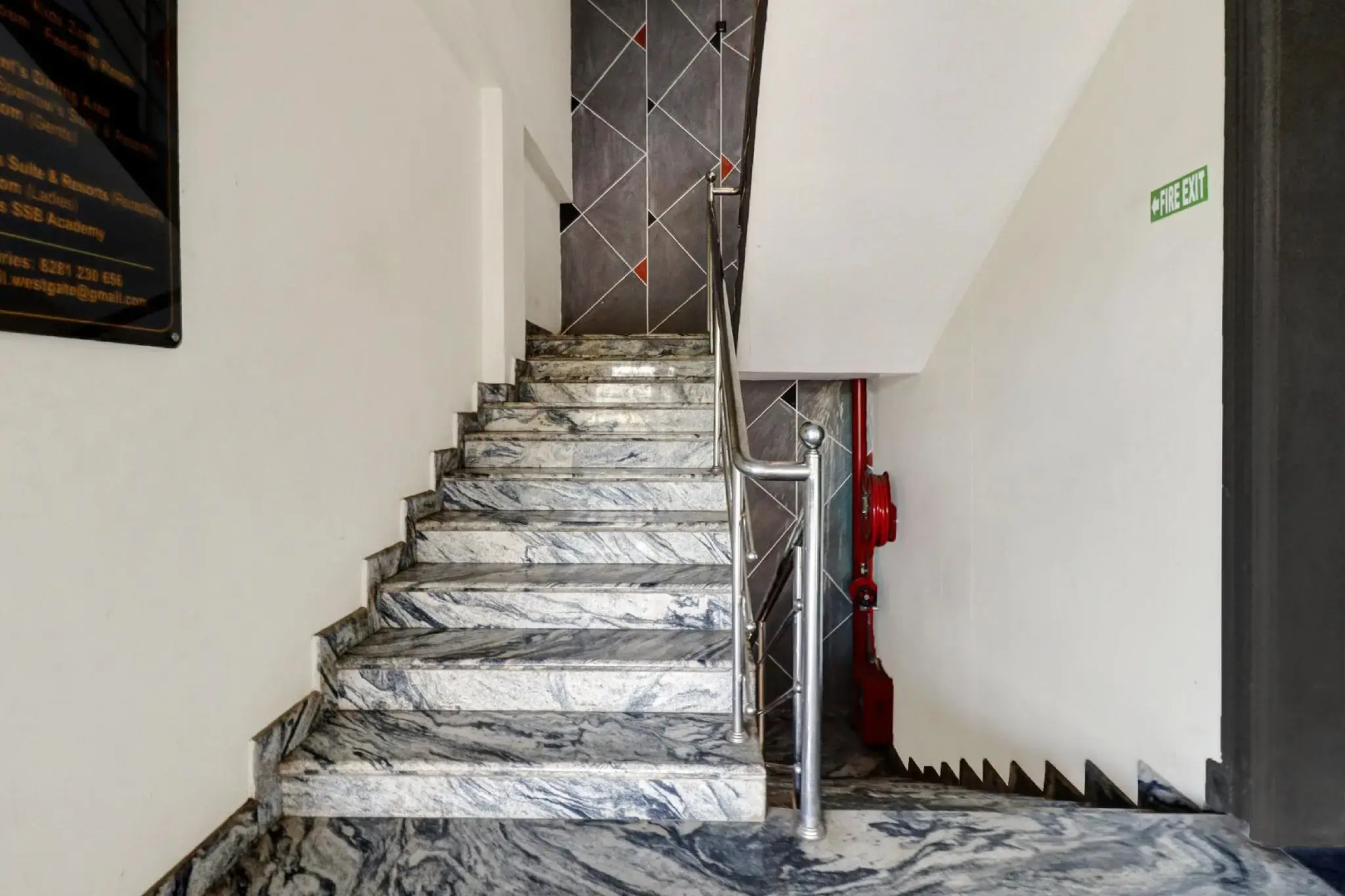 West Gate Inn & Suites By OYO Rooms