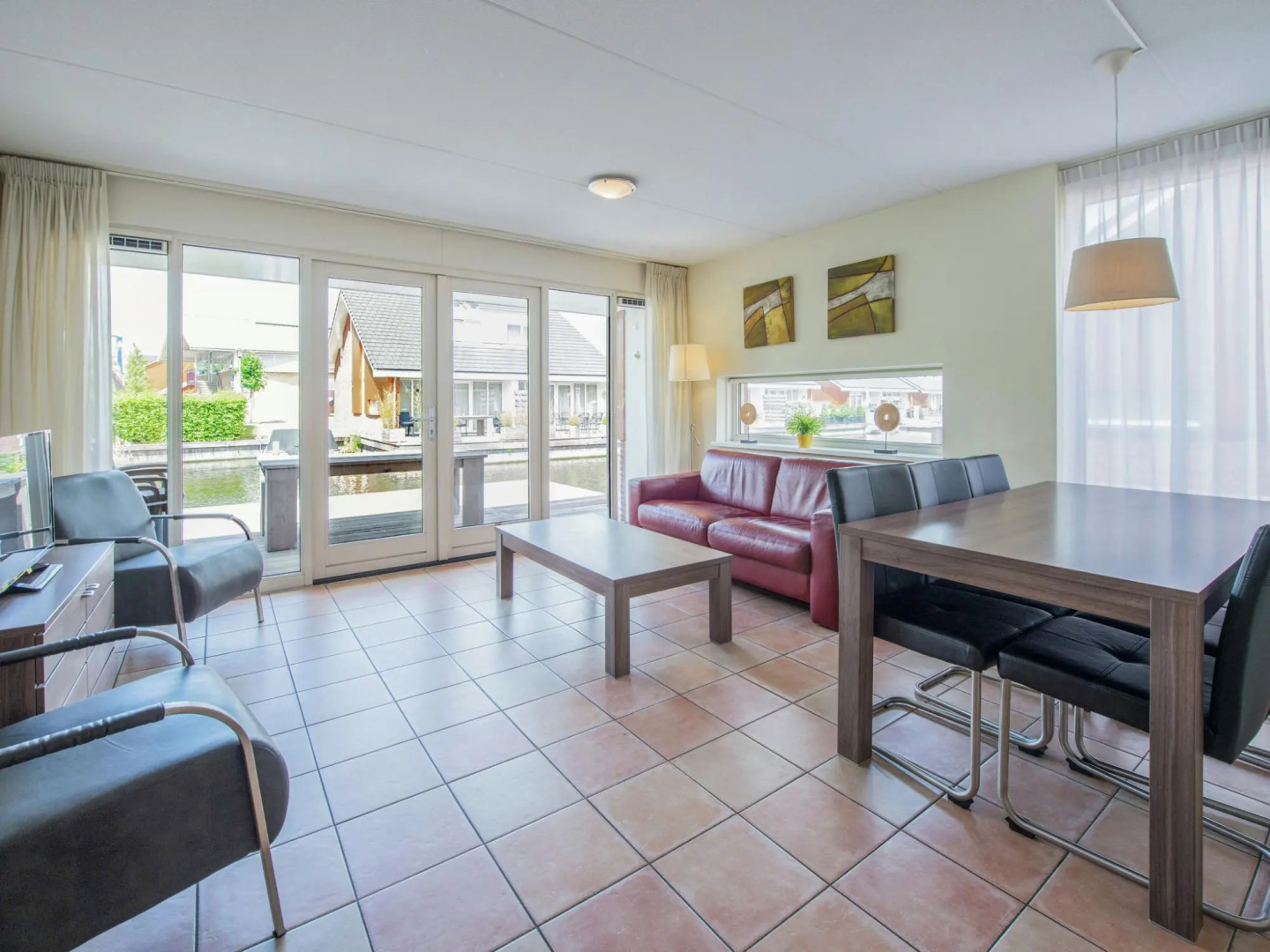 Apartment in Waterpark With Private Jetty