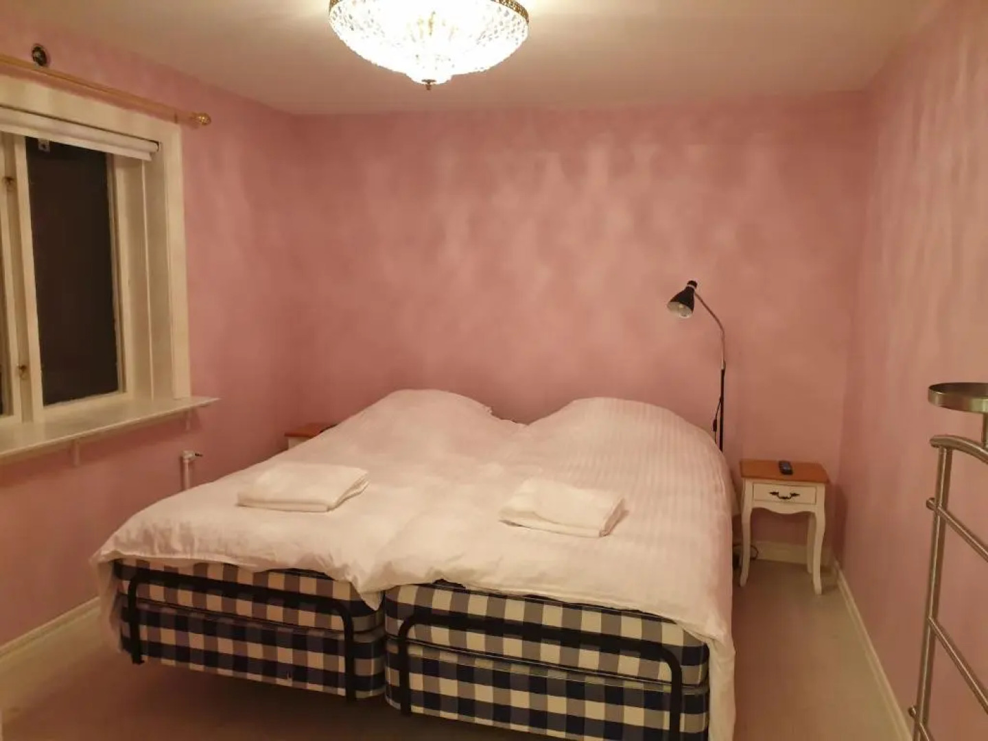 Ett hus med 3 sovrum med supersnabba internet fiberanslutningen 1000mb-100mb i Hög, 7 minuter från Hudiksvall