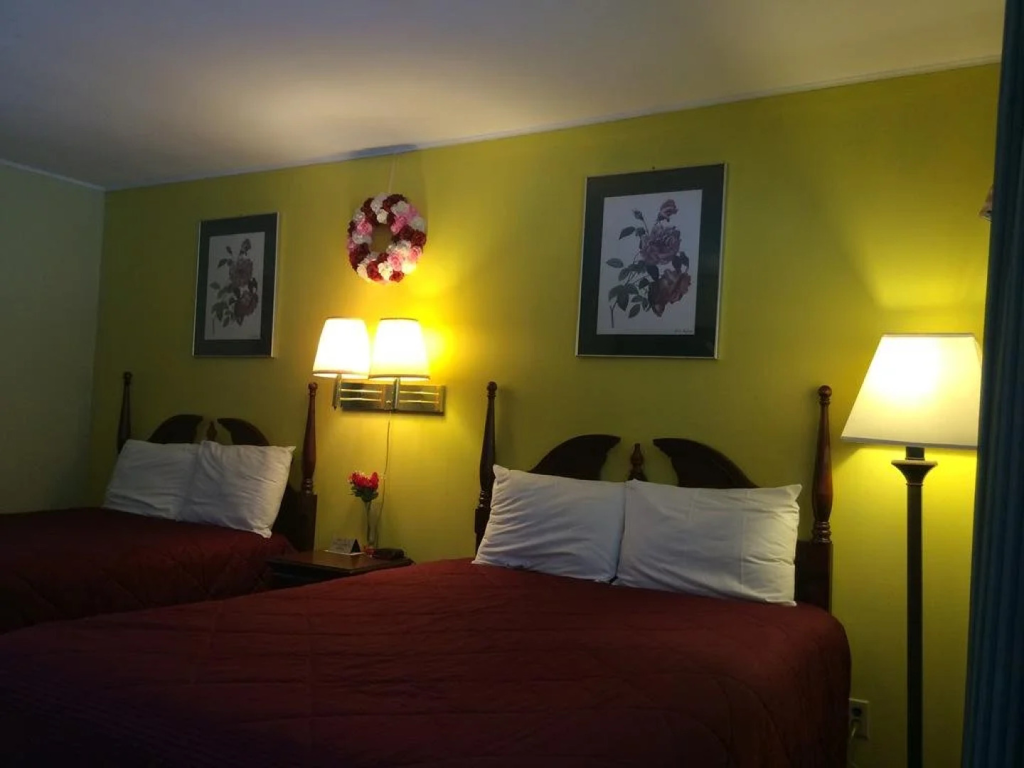 Perry's Motel and Cottages