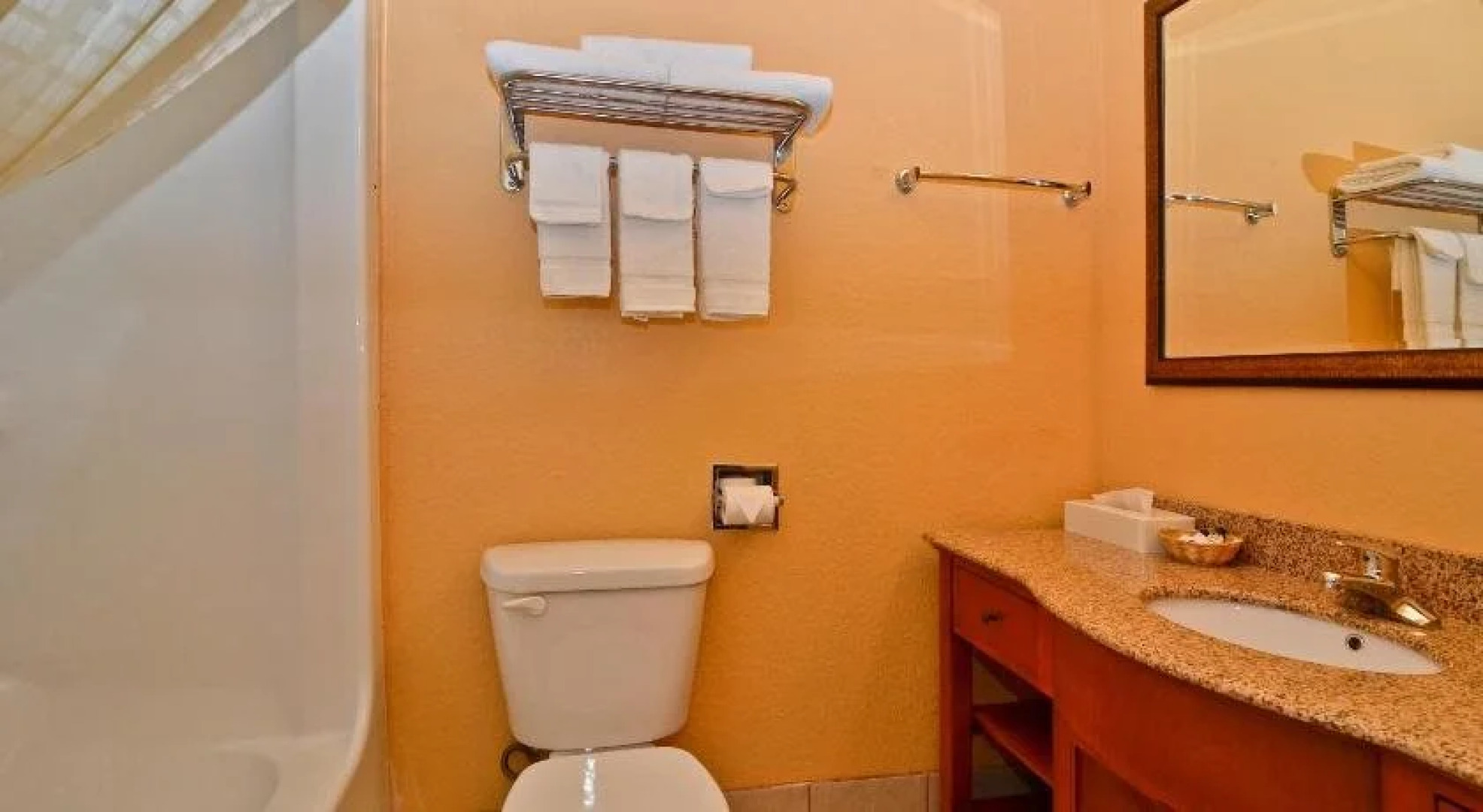 Hiway Inn Express Of Broken Bow