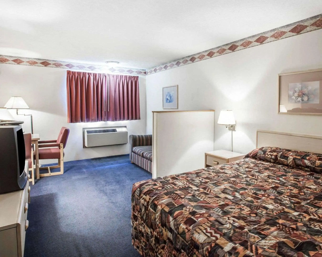 Rodeway Inn & Suites