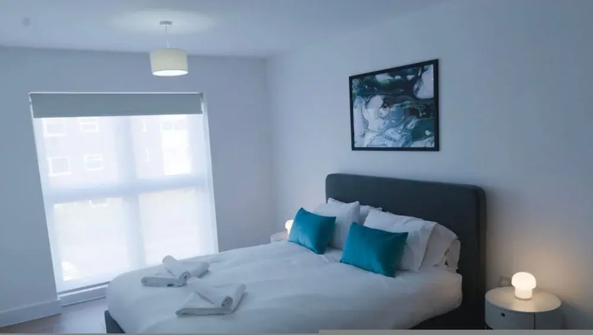 Luxury Manchester Apartment - Orange