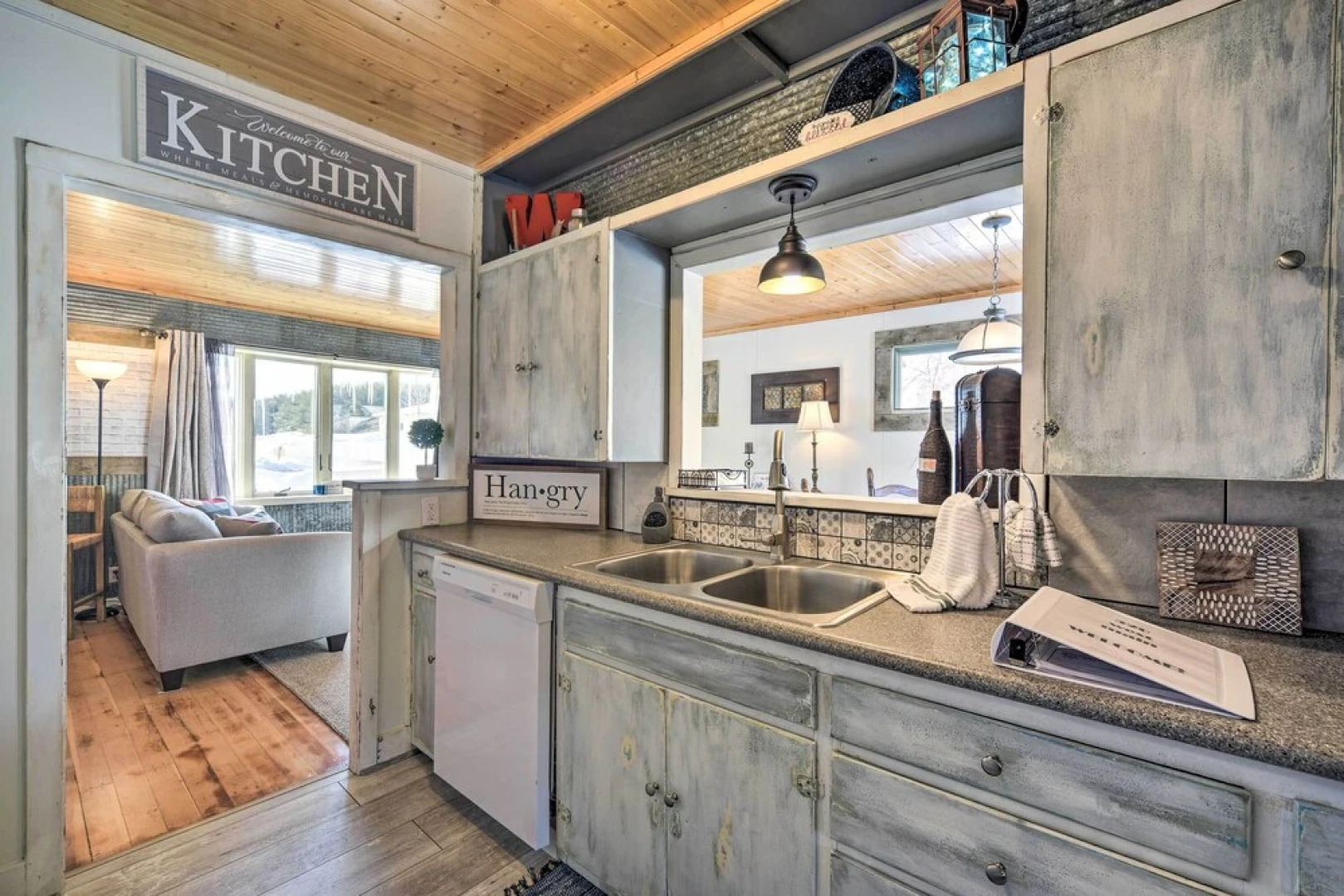 Family Home - Walk to Town & Balsam Lake!