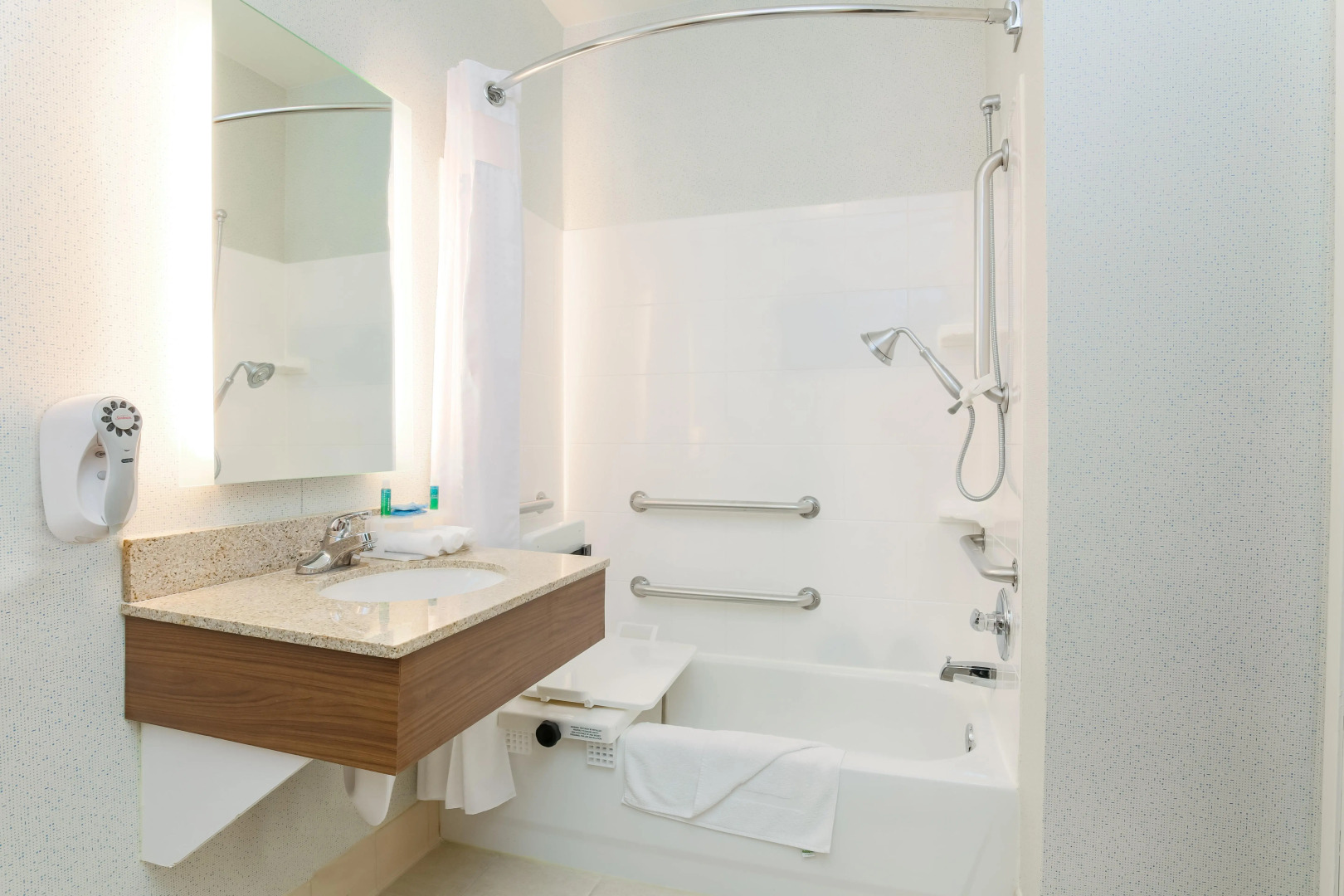 Holiday Inn Express Las Vegas - Stadium Area by IHG