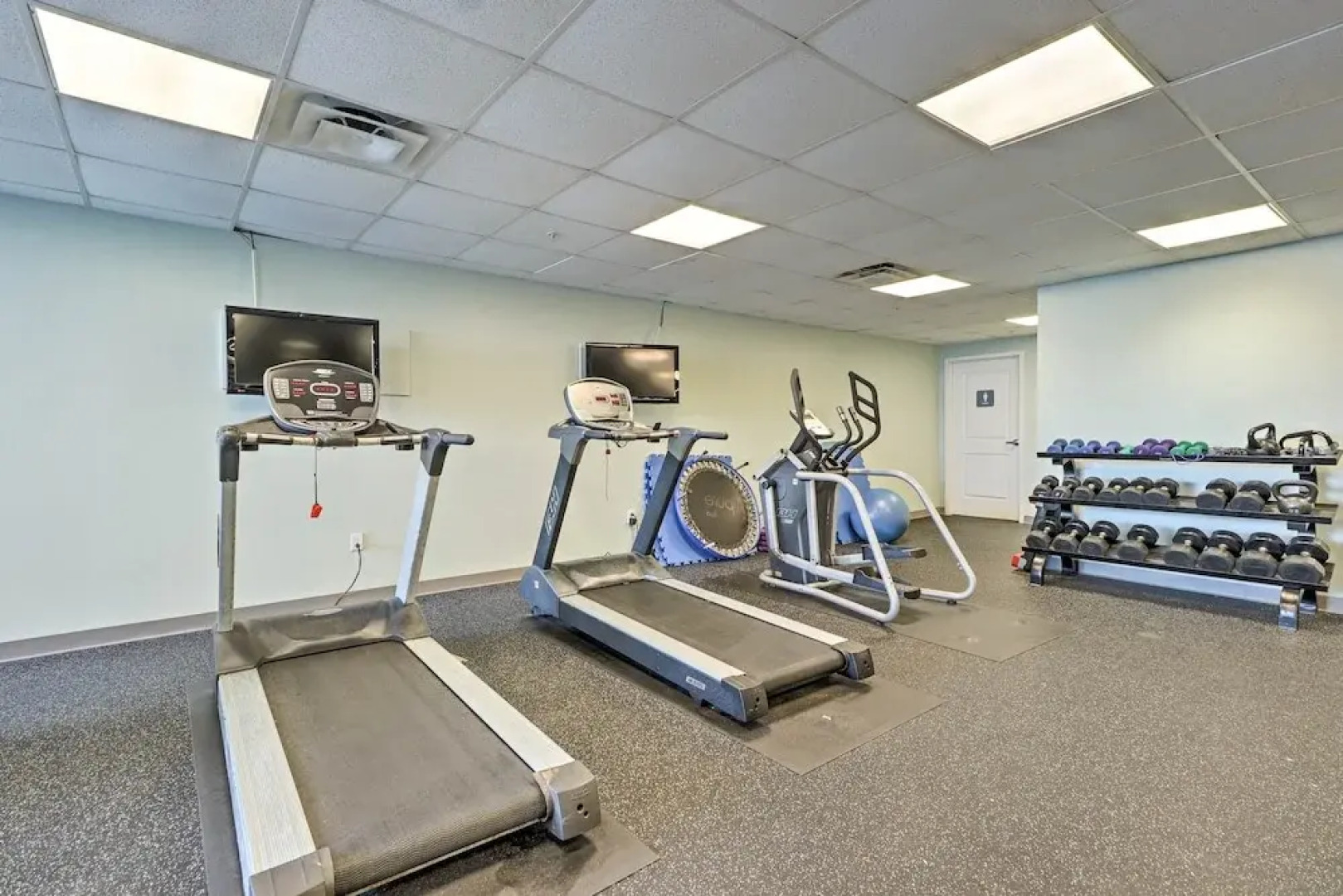 Spacious Biloxi Getaway w/ Pools & Beach Access!