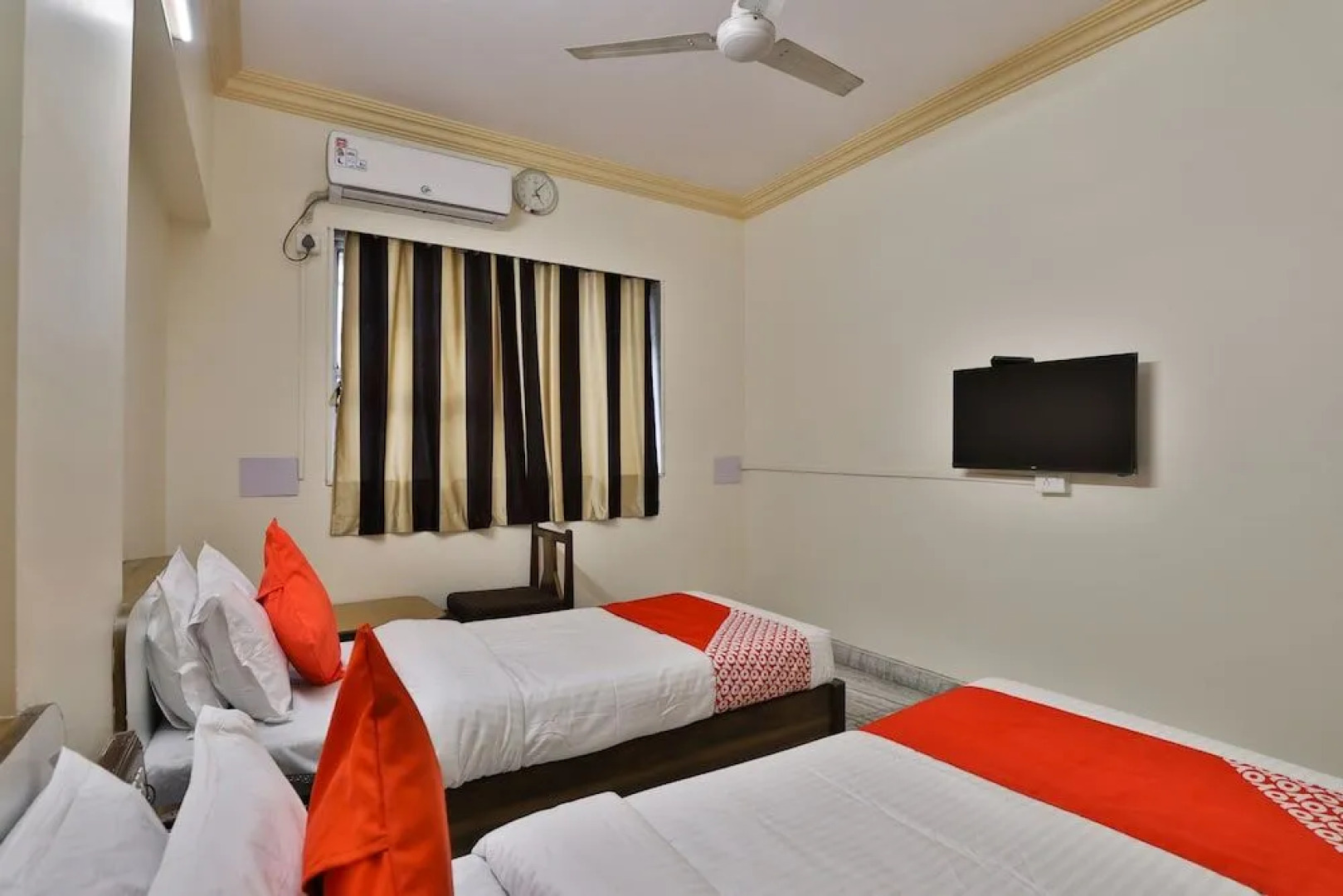 Oyo 30296 Hotel Sha-Inn