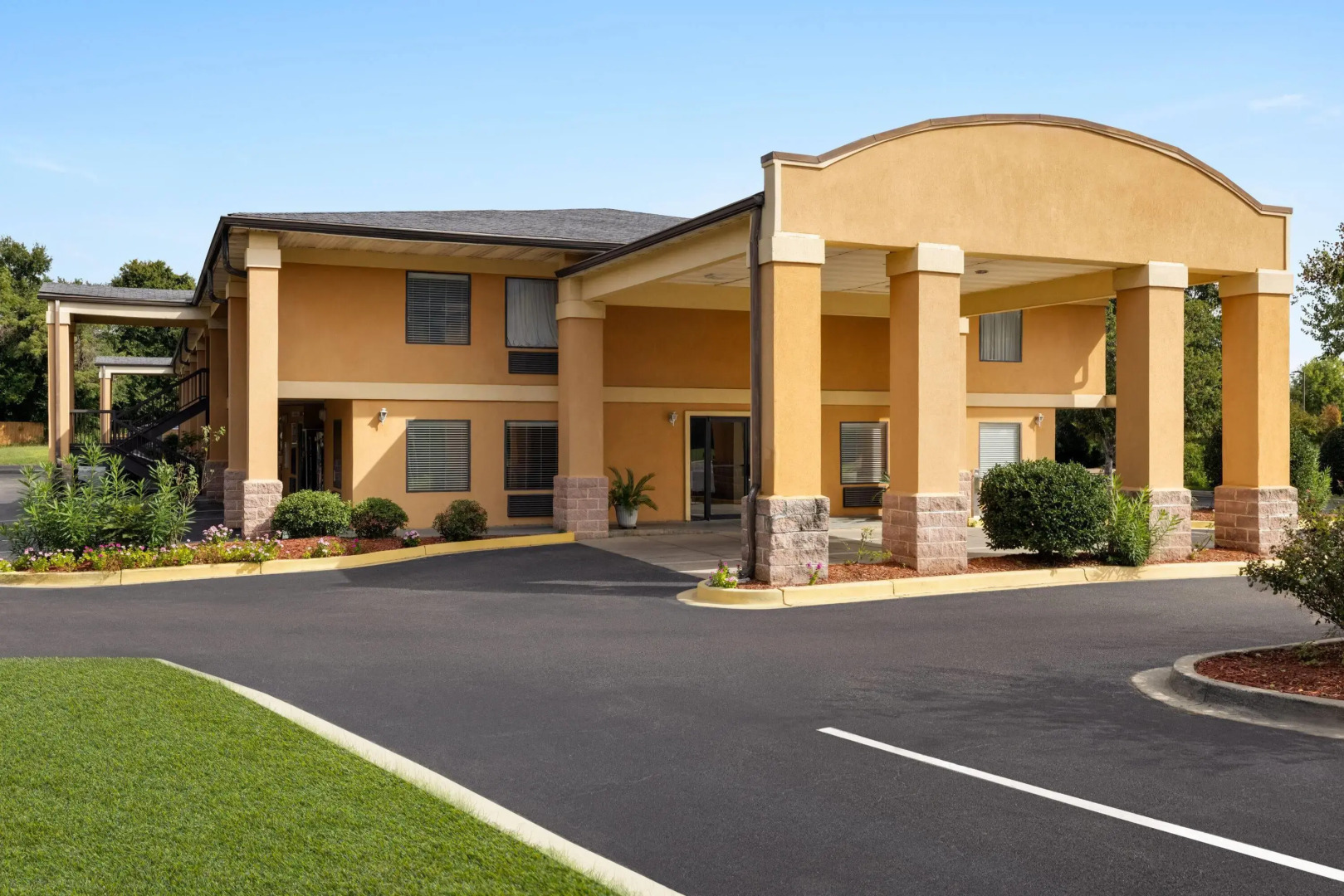 Days Inn by Wyndham Blythewood North Columbia