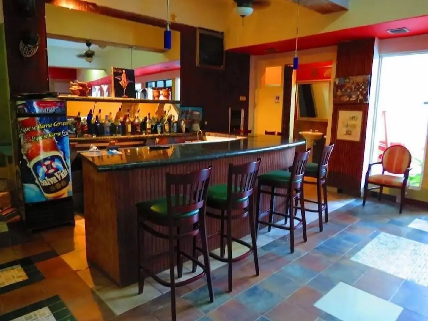 Art-Deco Beach Hotel