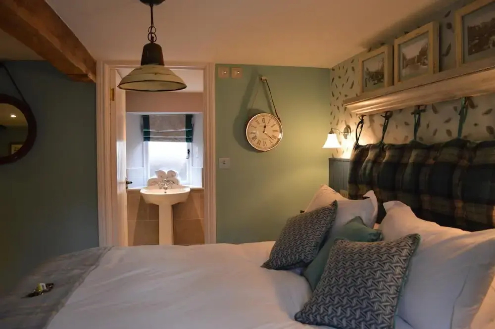 The Golden Pheasant Hotel