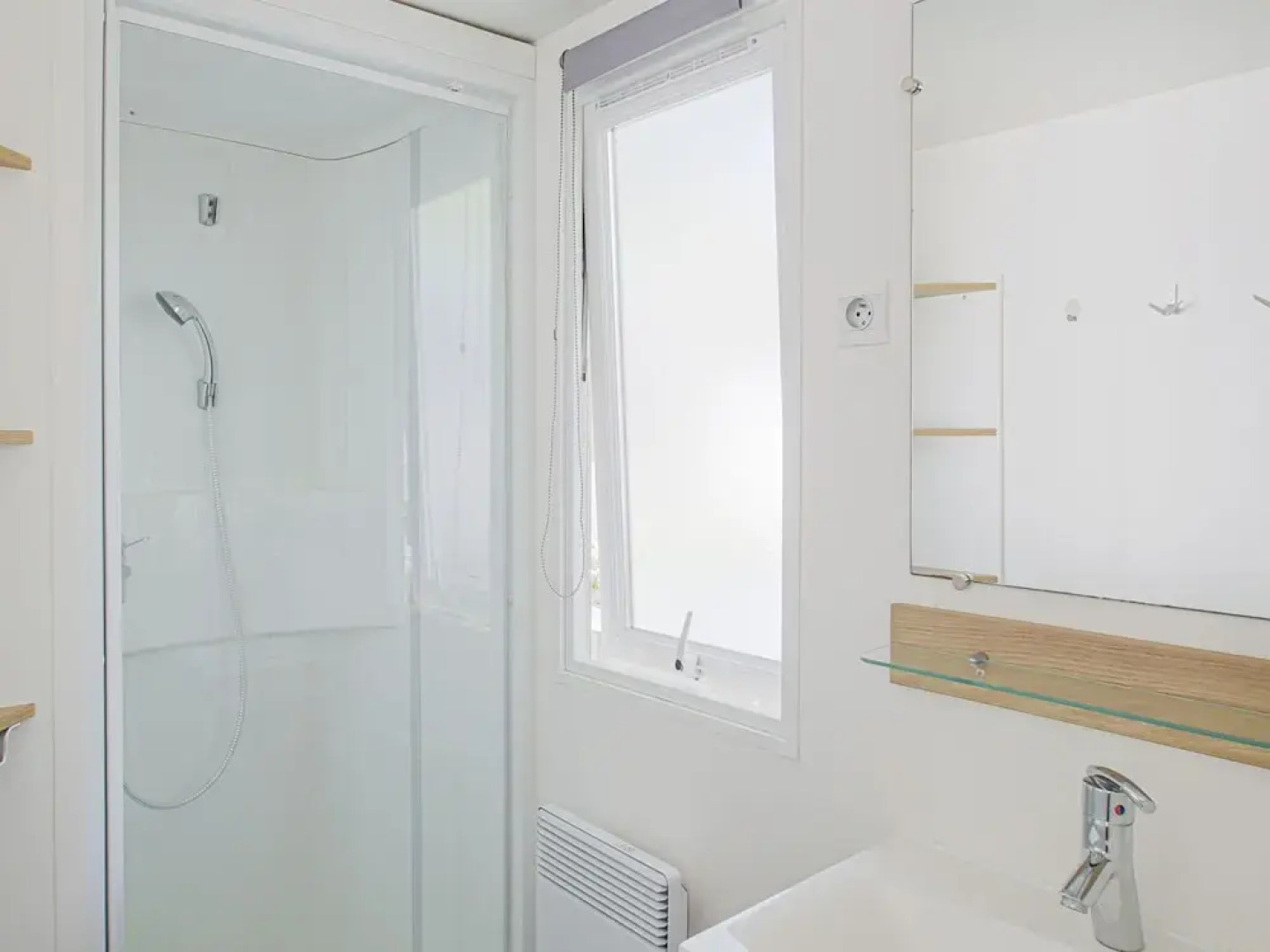 Swanky Mobile Home in Saint Jean de Monts Near Seabeach