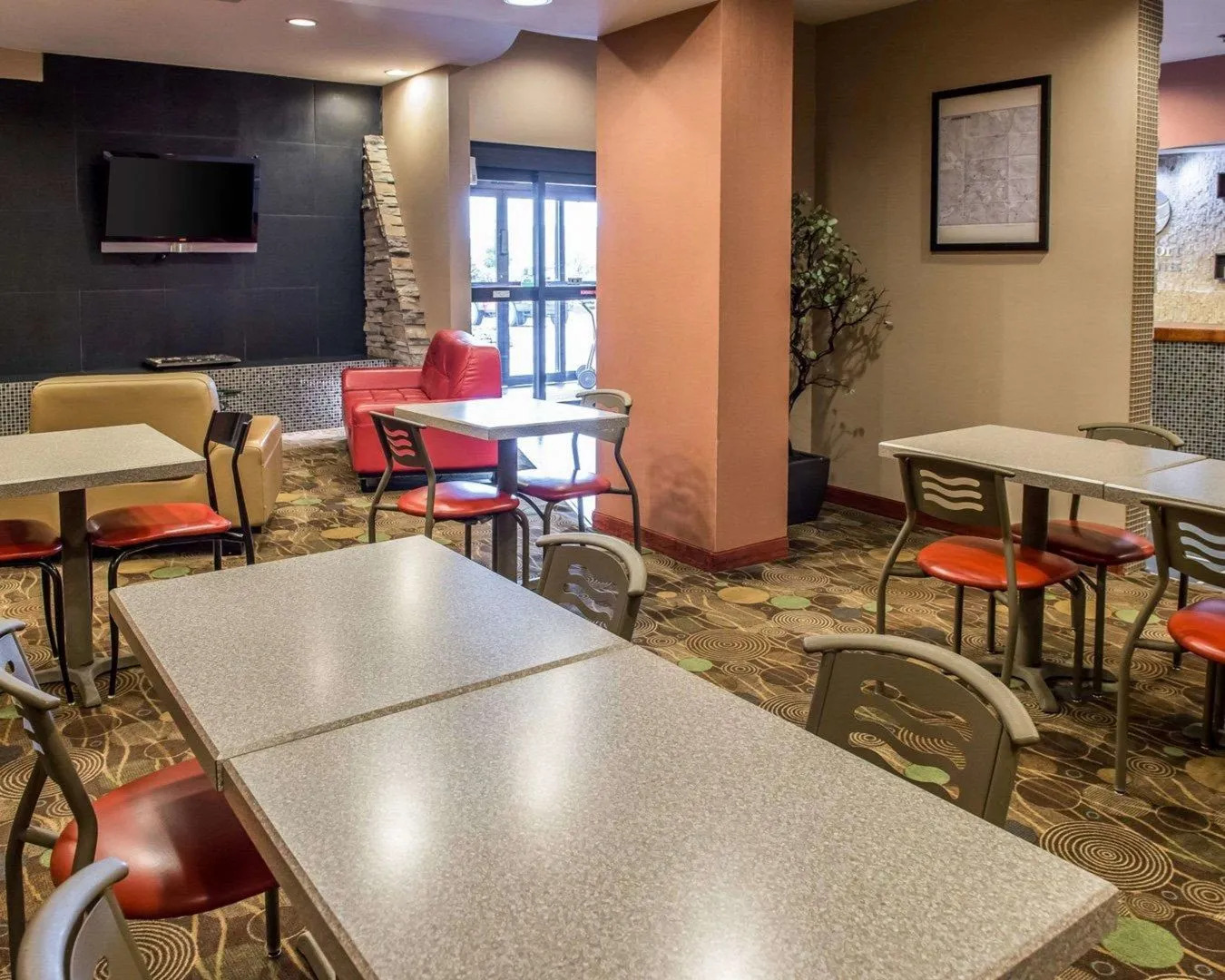 Hometowne Studios & Suites By Red Roof Washington