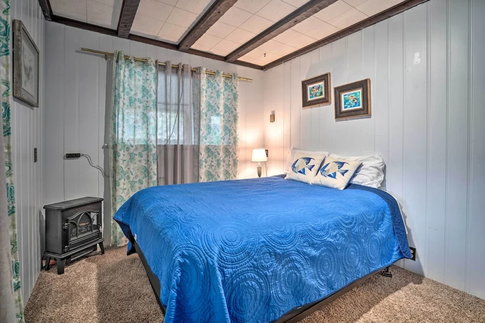 Serenity By The Sea - Chic Oceanfront Home w/ Deck