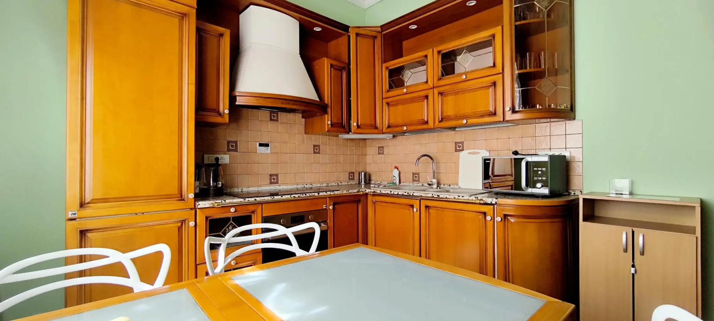 Tverskaya Street (Тверская Стрит) на улице Тверская 6 строение 1