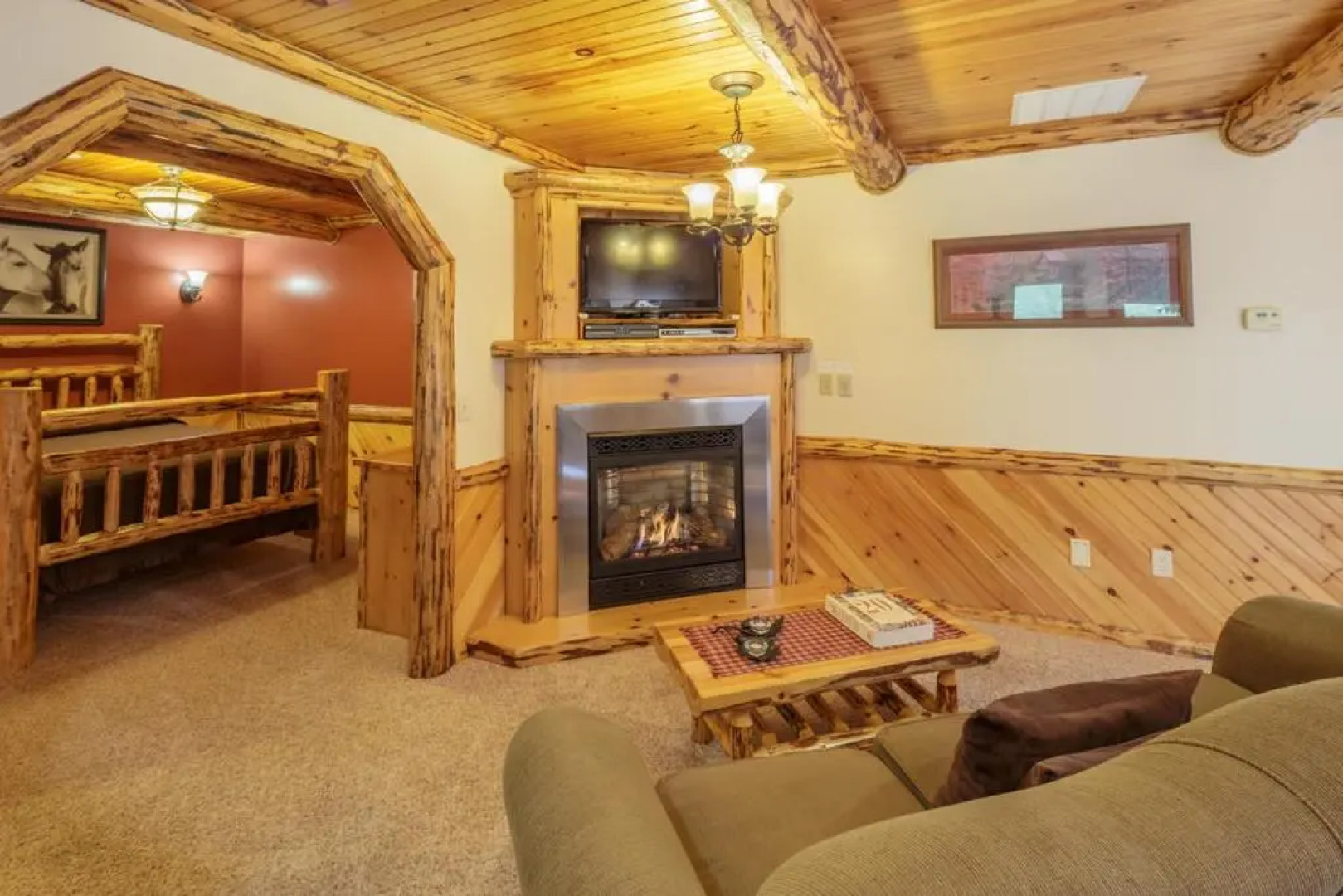 Sojourner's Lodge & Log Cabin Suites