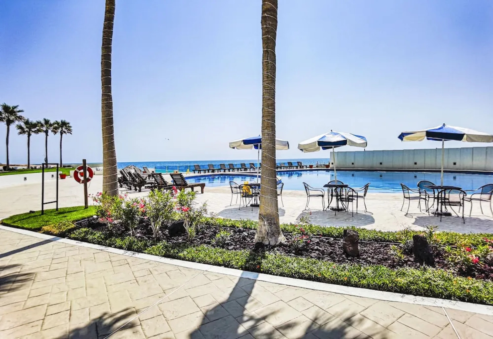 Esmeralda Beach Resort