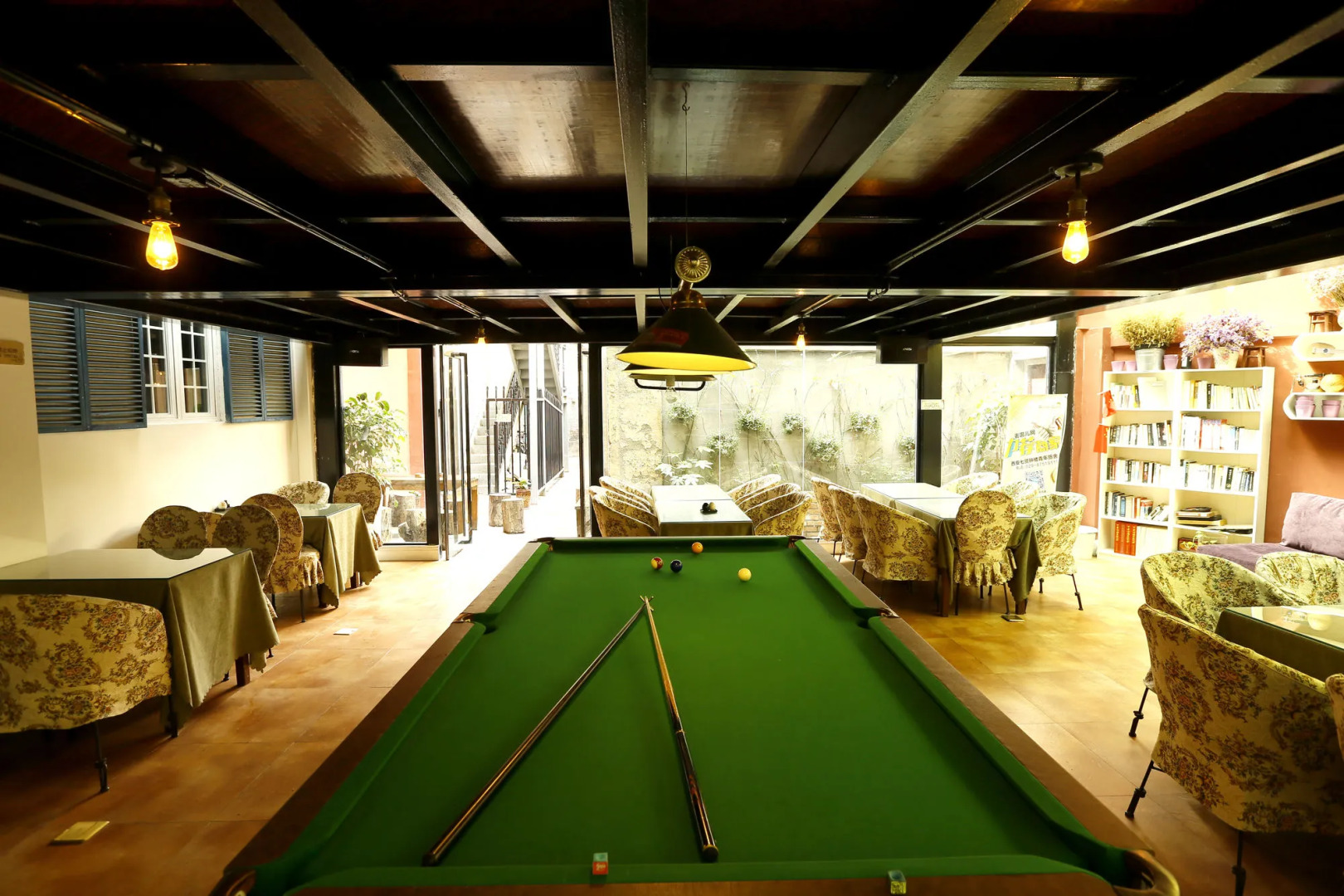 7 Sages Bell Tower Youth Hostel