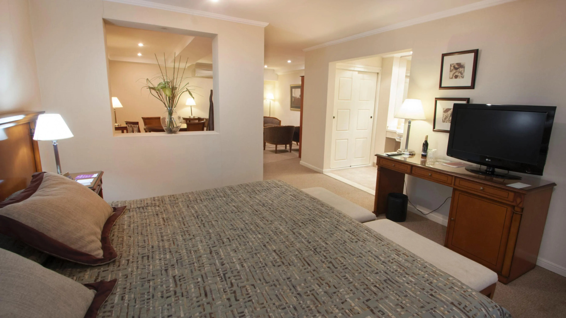 Tucuman Center Suites&Business