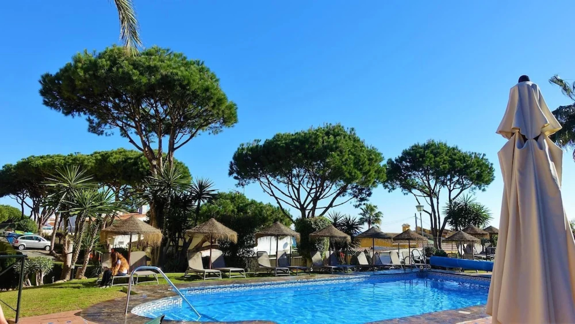 Doña Lola Micaela from line beach apartment with sea views sunrounded by bars and restaurants-CS208