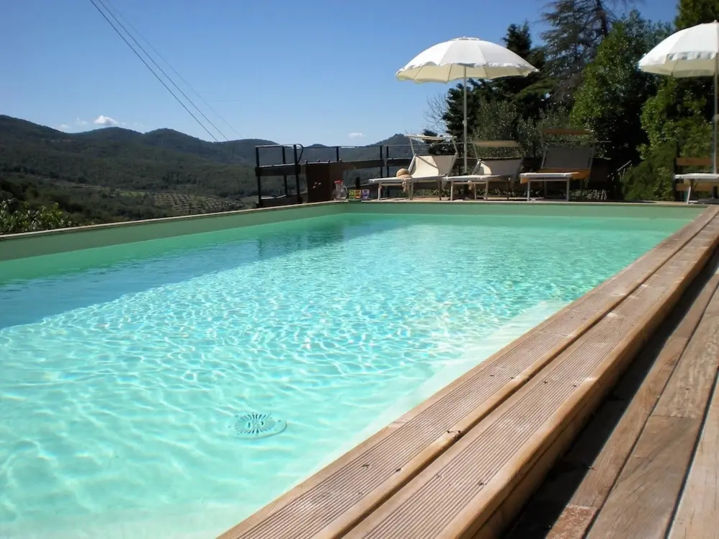 Farmhouse in Cortona With Pool