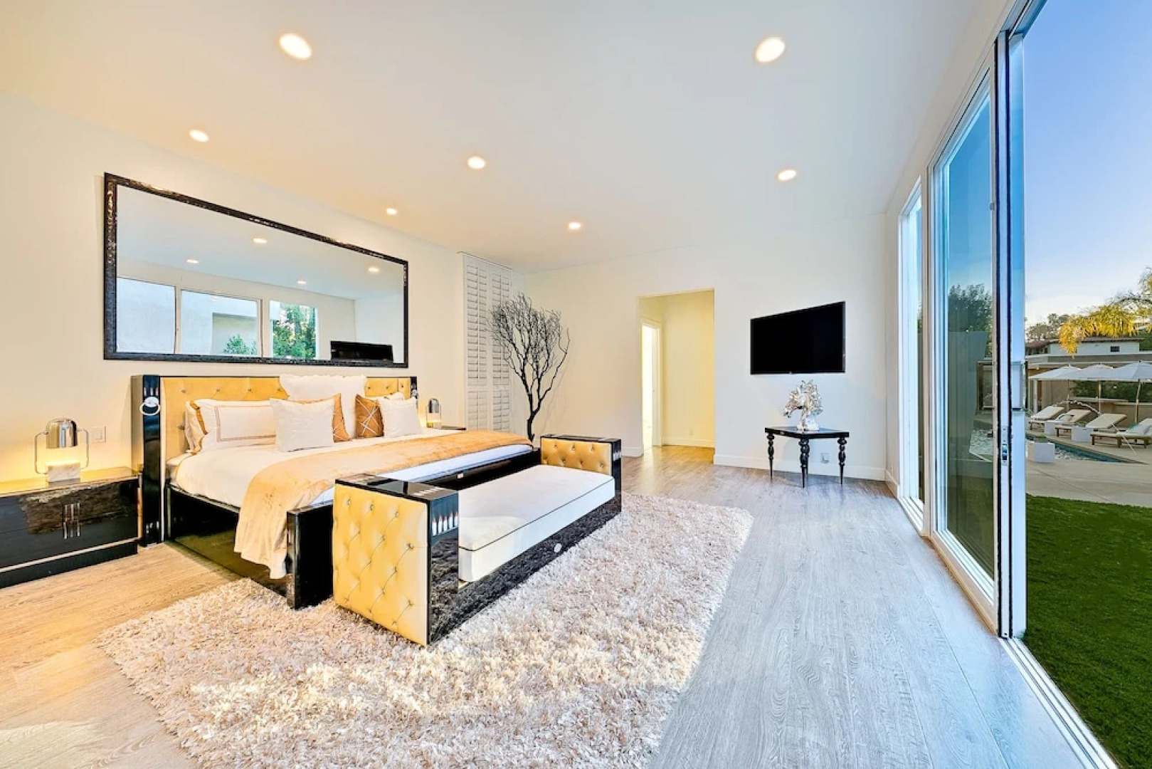 Beverly Hills Luxury Modern Palace