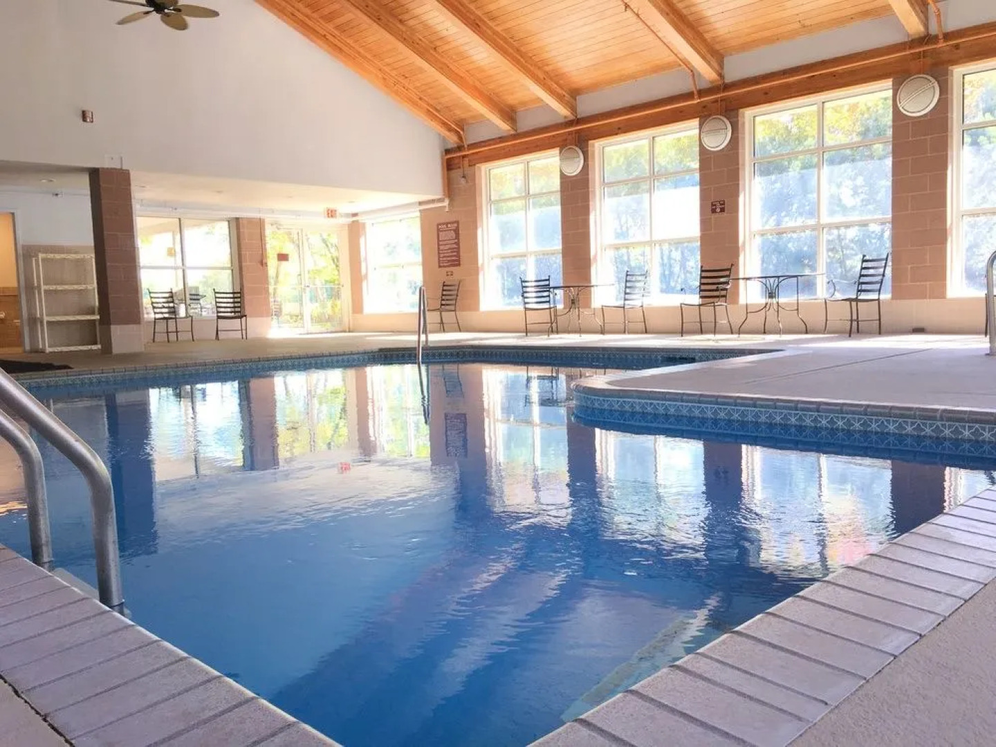 Norwood Inn & Suites