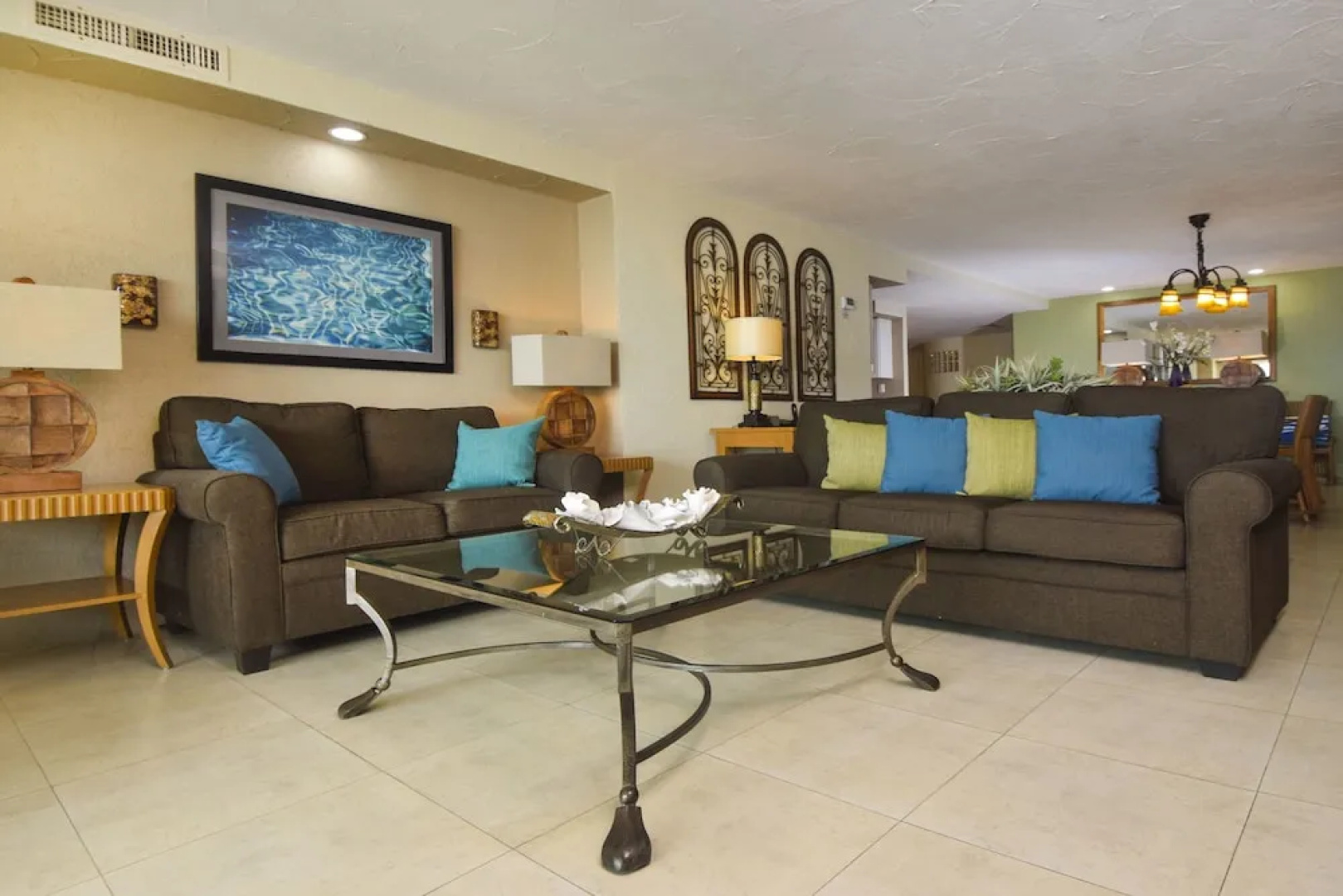 El Cantil Condominiums