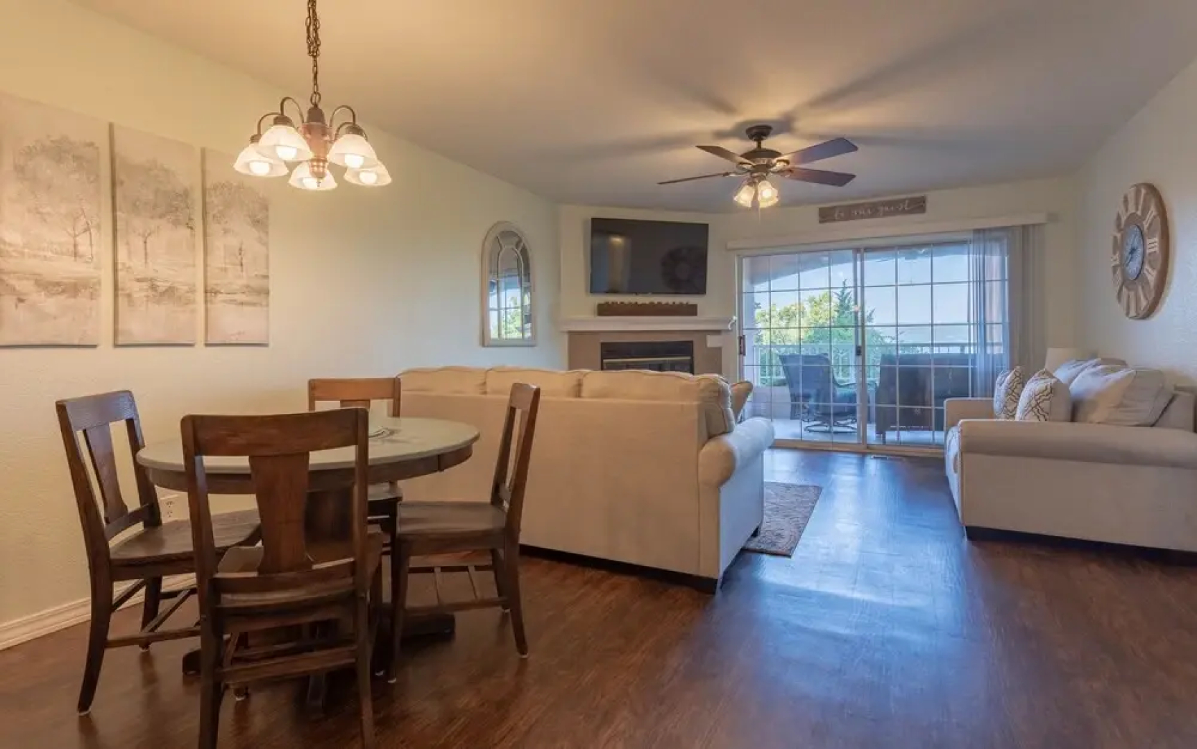 Afternoon Delight 2 Bedroom Condo by Redawning
