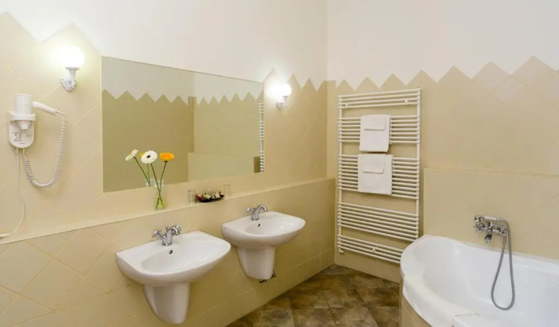 Károlyi Kastély Hotel & Restaurant