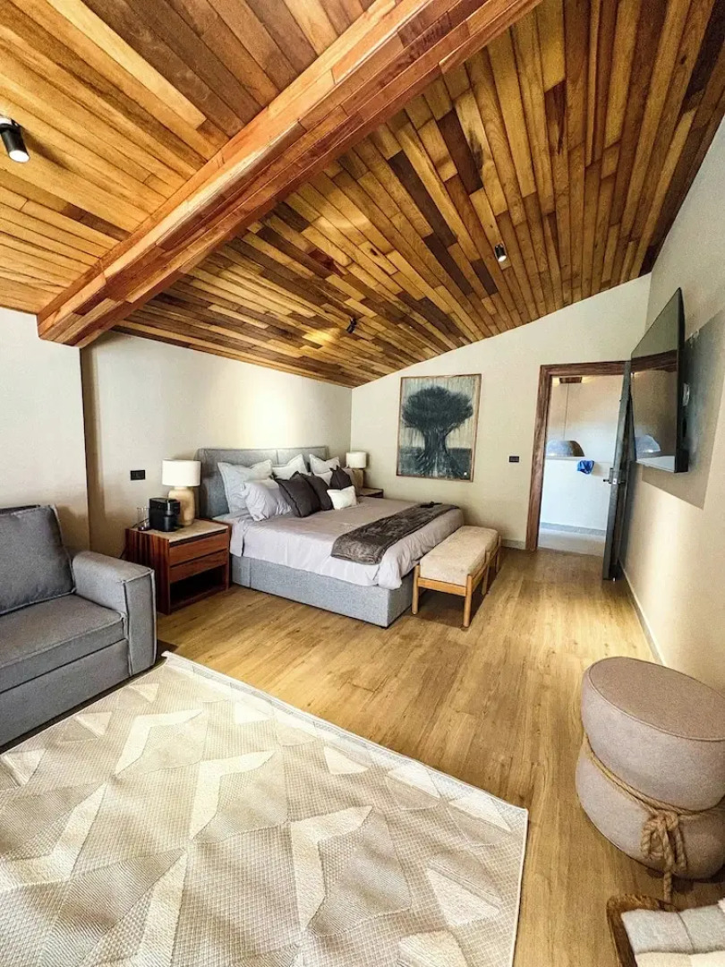 Serenzzo Hotel & Cuisine