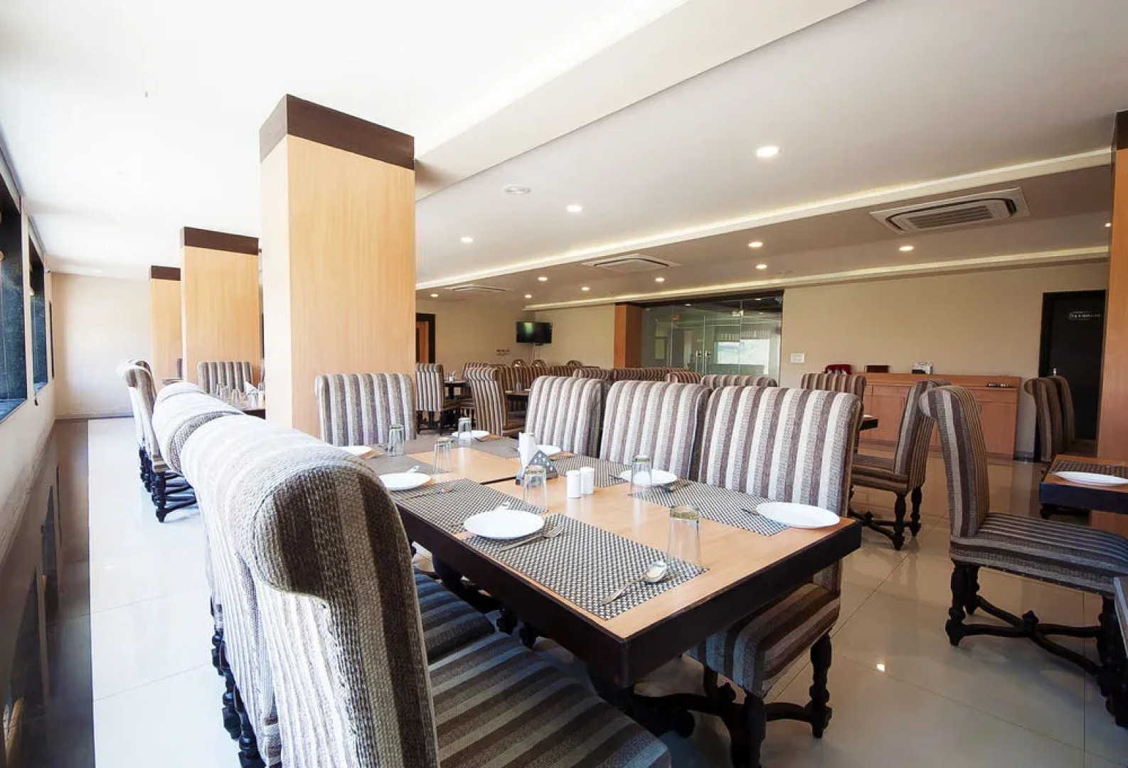 Hotel Presidency Blu Udaipur