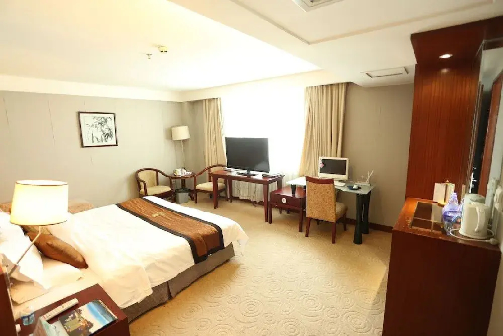 Royal Crown Hotel