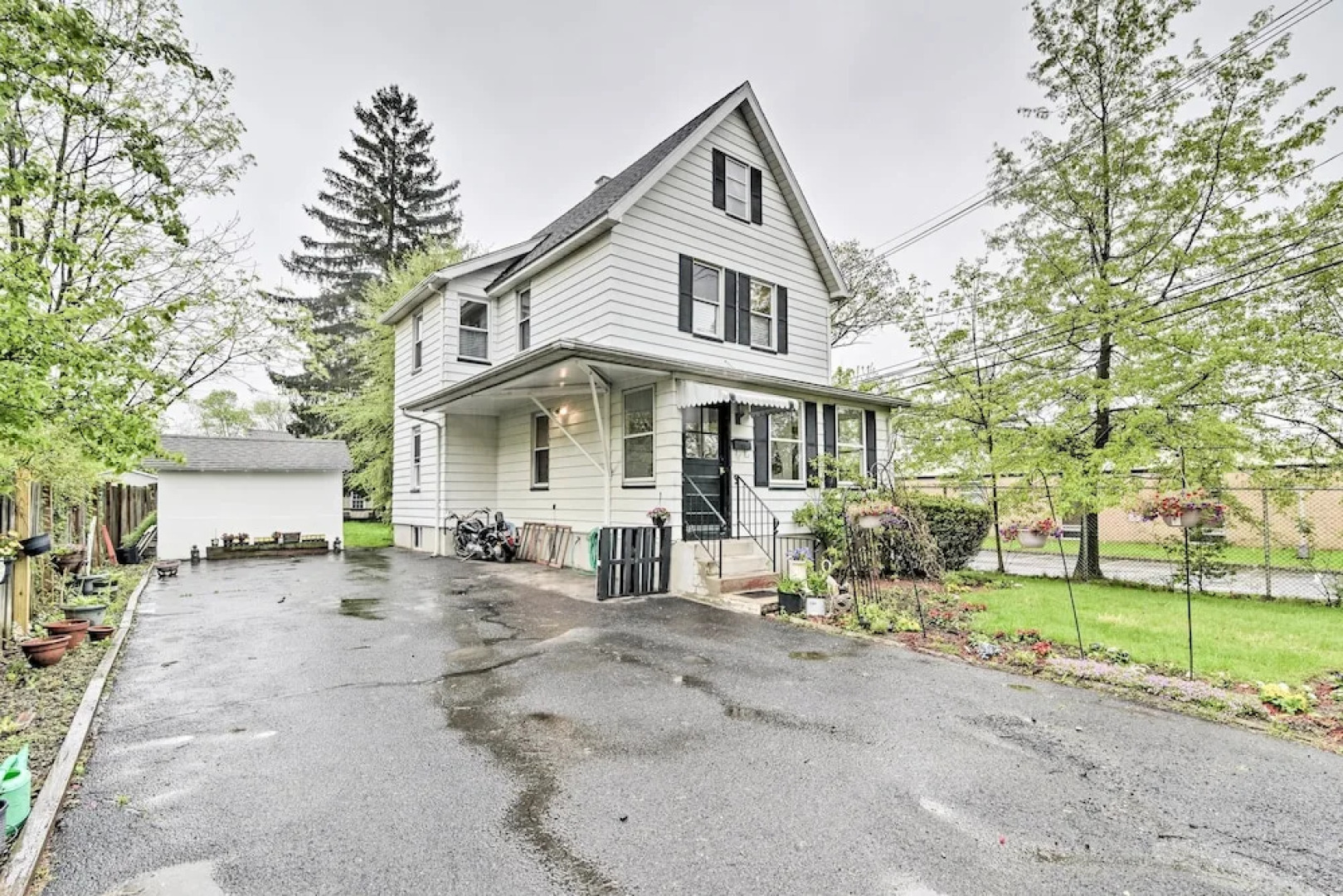 Millburn House w/ Deck - Walk to NYC Transit!