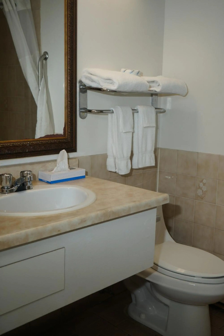 Jolly Roger Inn Resort