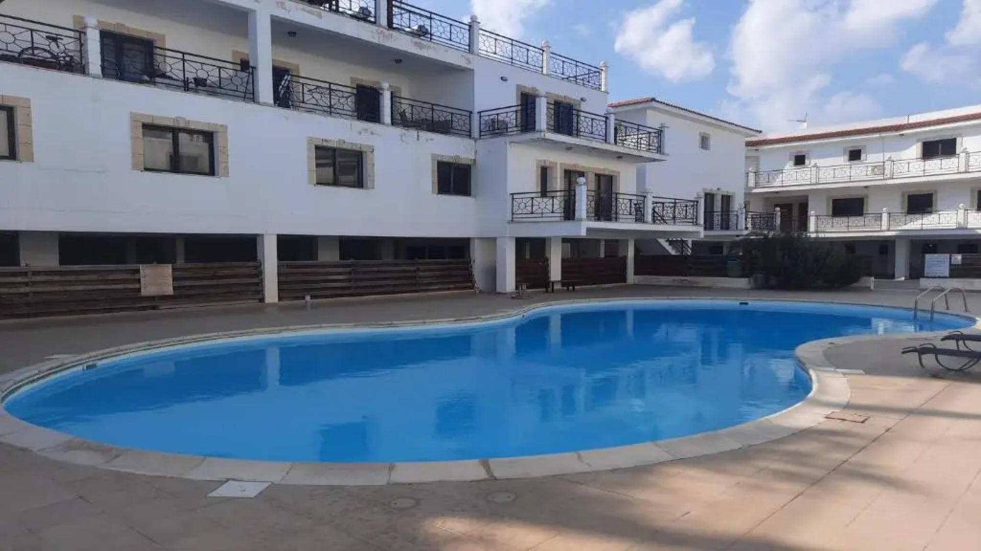 Paramount Gardens Resorts C201